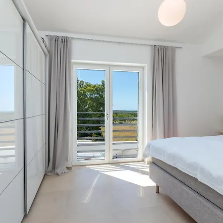 Valhalla Barat (Rovinj)