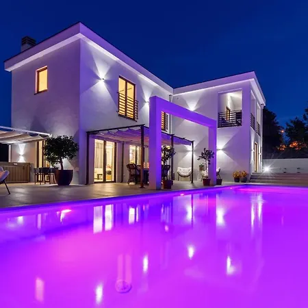 Valhalla Barat (Rovinj)