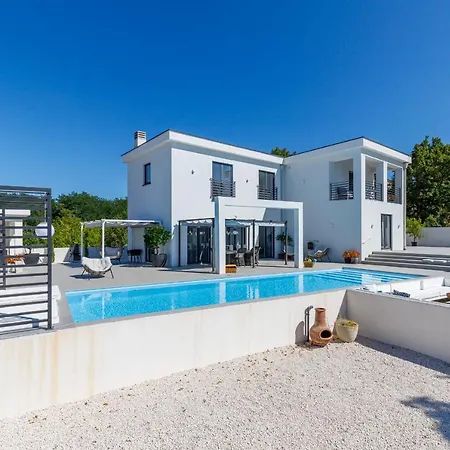Valhalla Villa