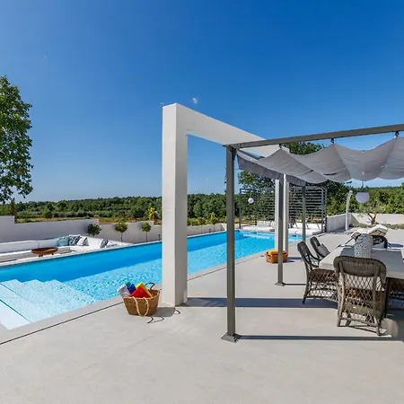 Valhalla Barat (Rovinj)