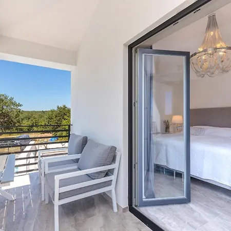 Valhalla Villa *
